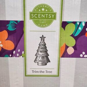 Scentsy Trim the Tree Warmer